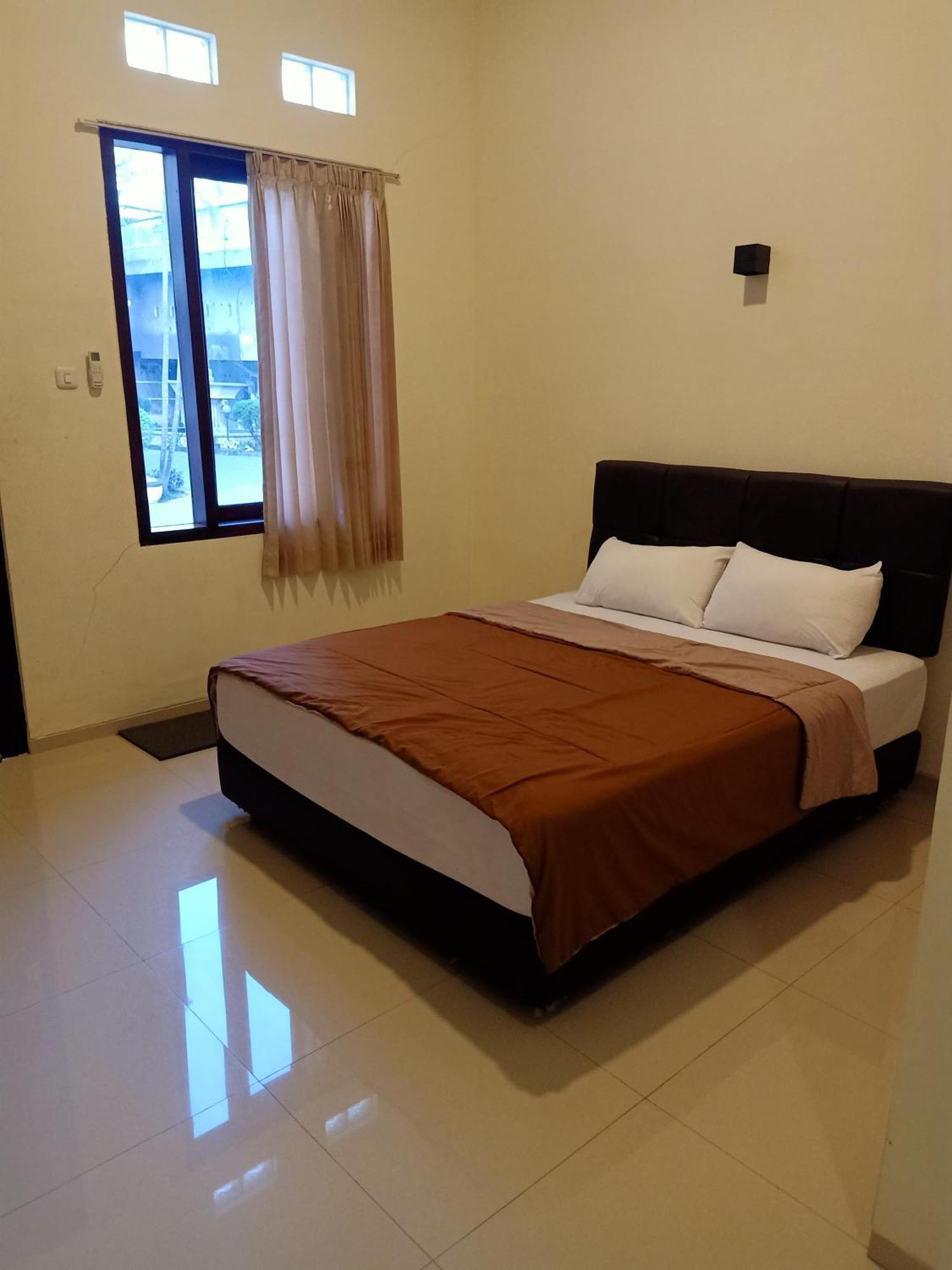 Hotel Niagara Lawang Exterior photo