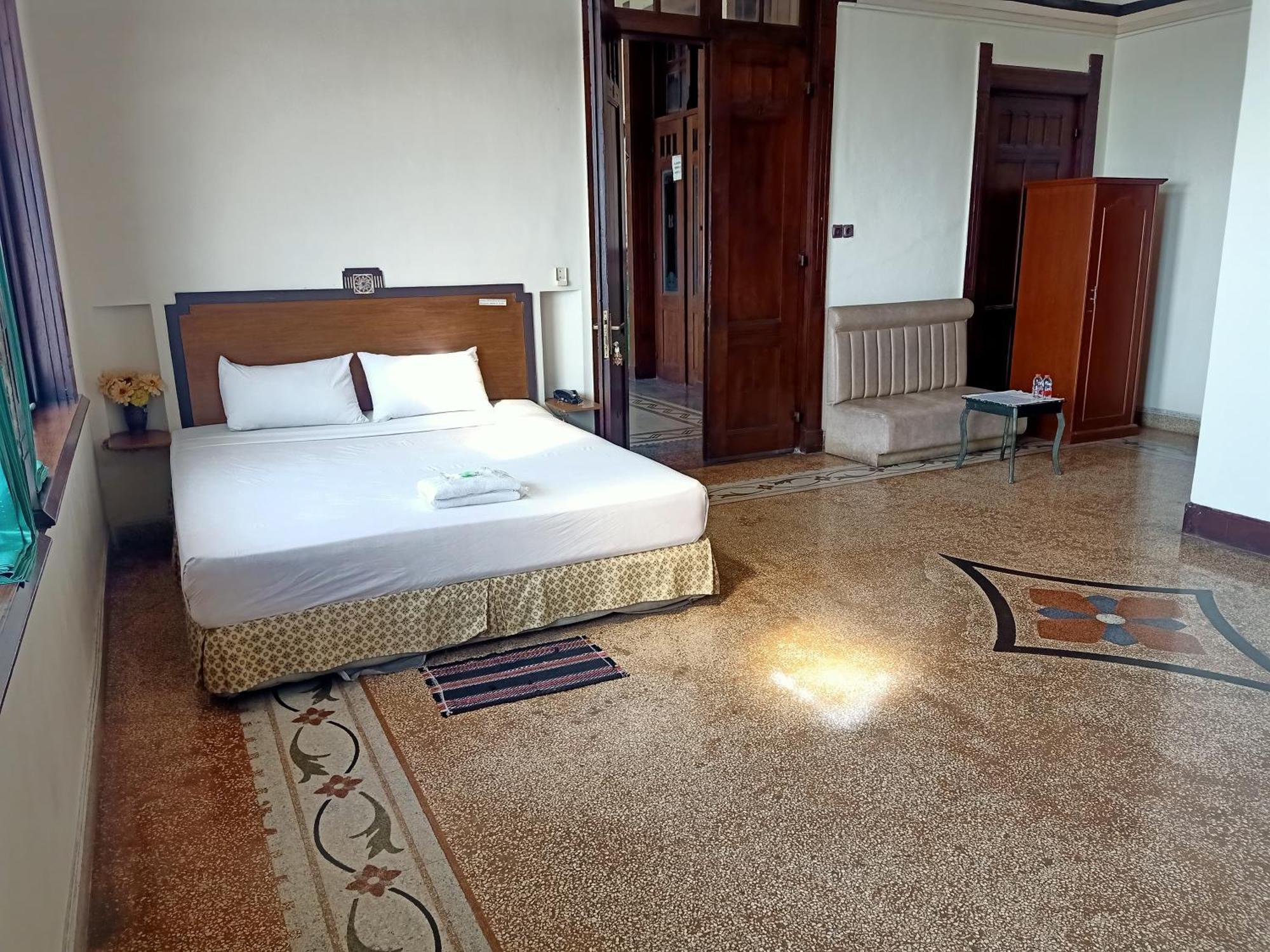 Hotel Niagara Lawang Exterior photo