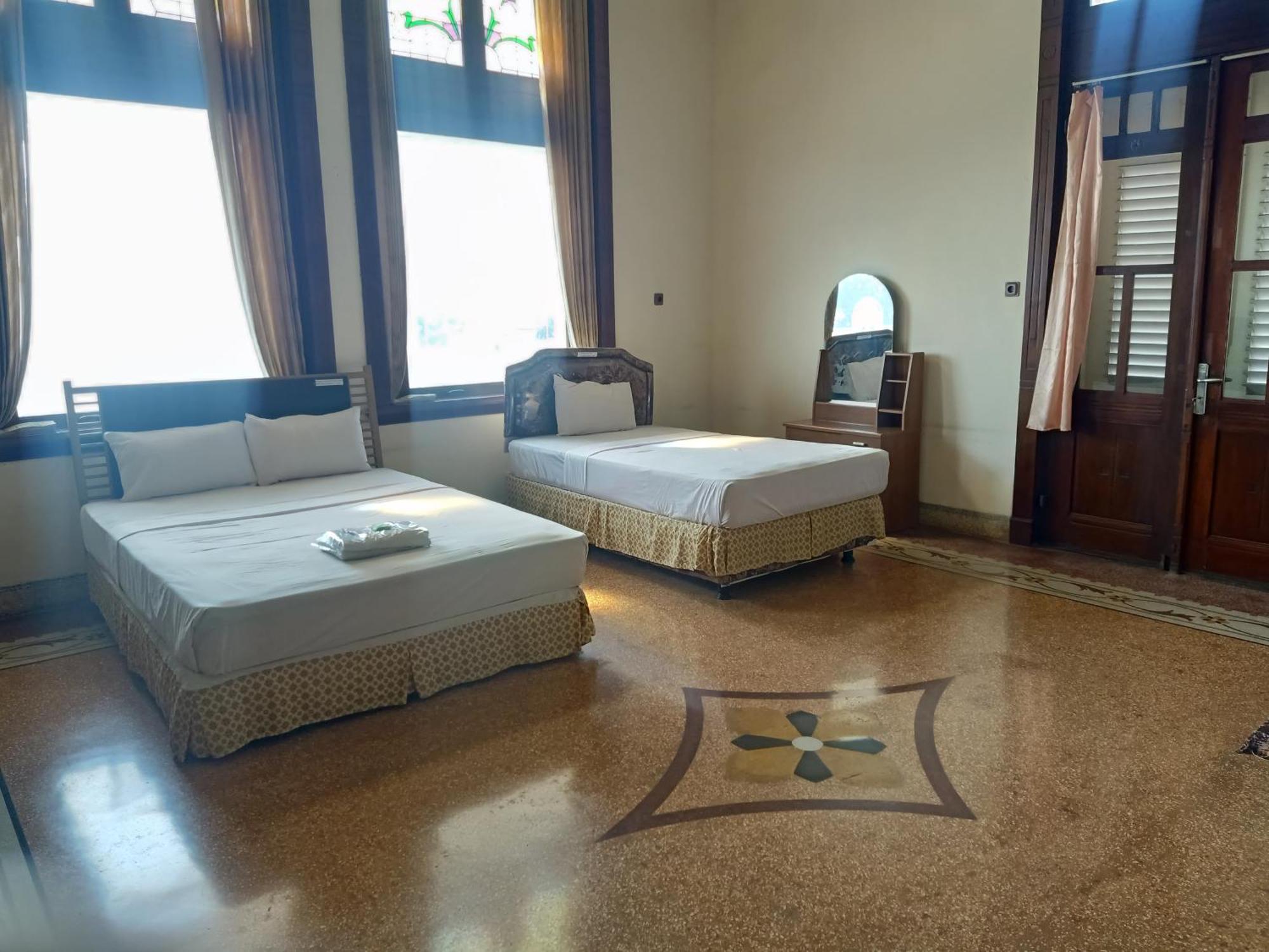 Hotel Niagara Lawang Exterior photo